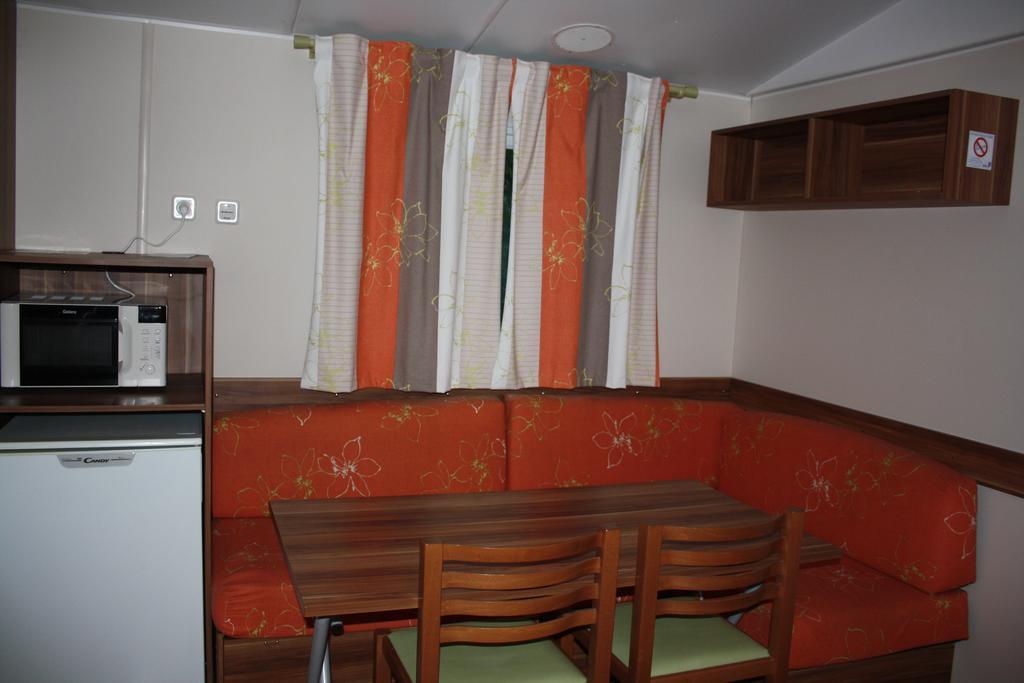 Le Camping Des 3 Lacs Belmont-Tramonet Εξωτερικό φωτογραφία