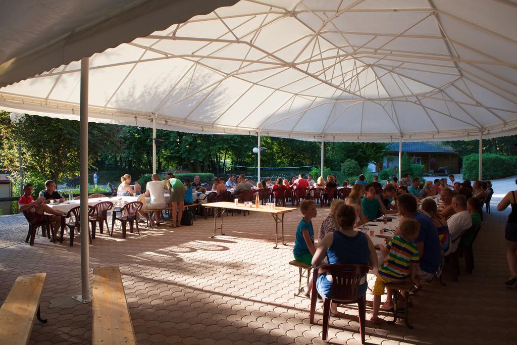 Le Camping Des 3 Lacs Belmont-Tramonet Εξωτερικό φωτογραφία