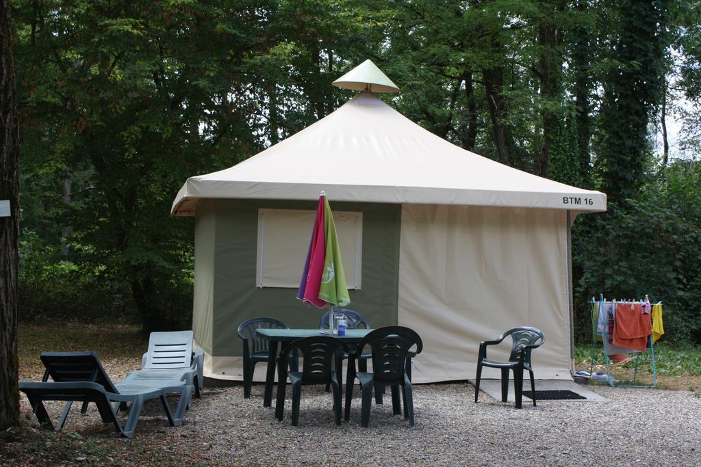 Le Camping Des 3 Lacs Belmont-Tramonet Εξωτερικό φωτογραφία