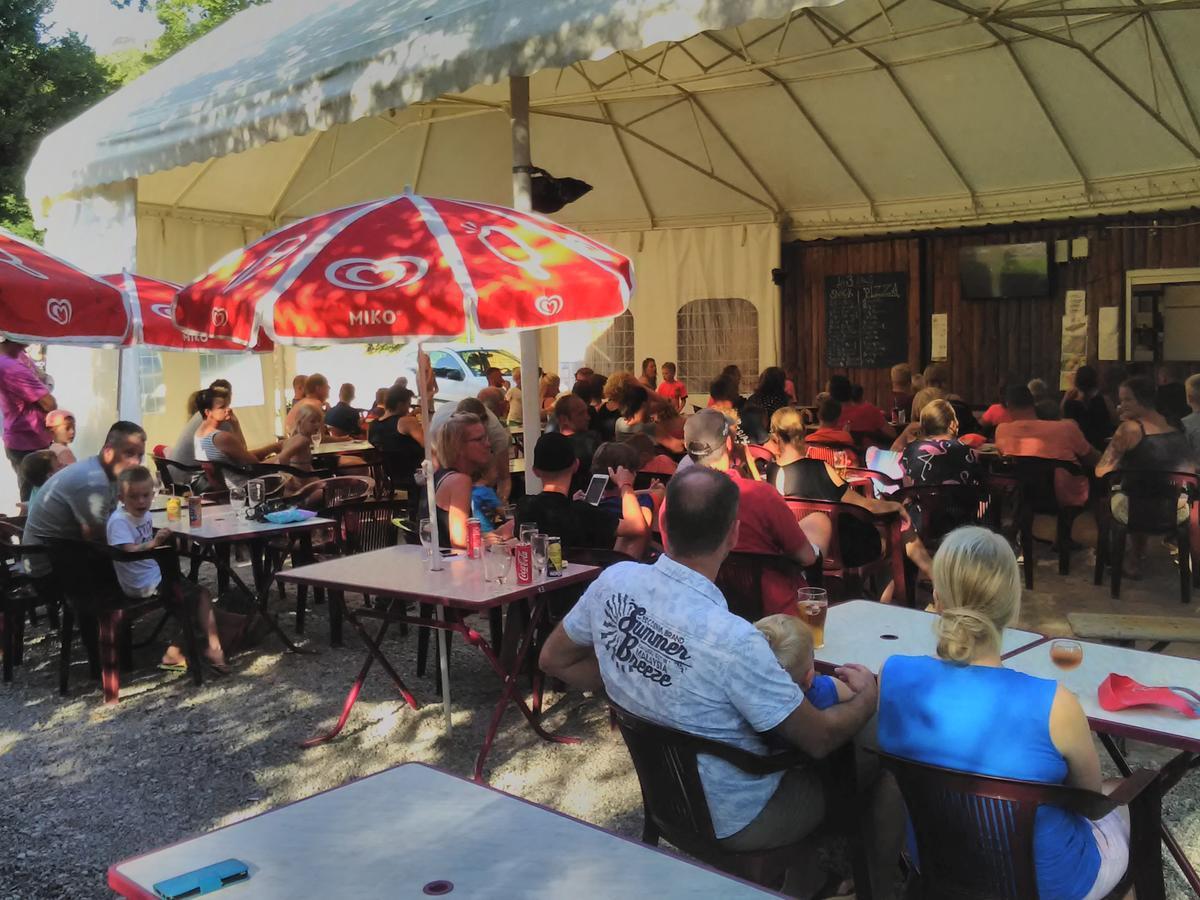 Le Camping Des 3 Lacs Belmont-Tramonet Εξωτερικό φωτογραφία